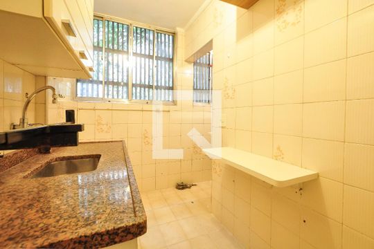 Cozinha de apartamento à venda com 1 quarto, 50m² em Cerqueira César, São Paulo