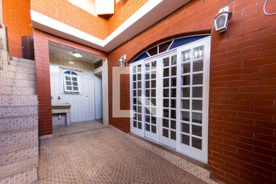 Área Externa de casa à venda com 4 quartos, 231m² em Vila Alpina, São Paulo