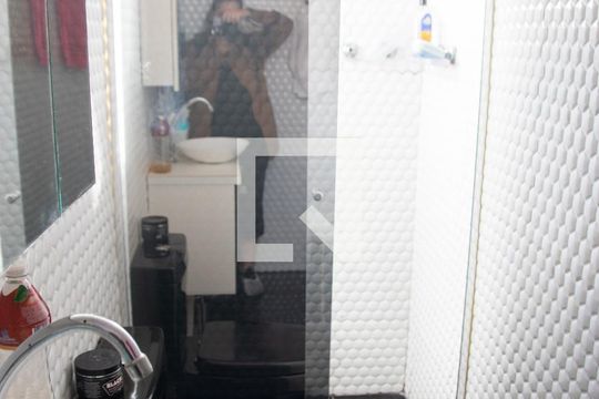 Banheiro de apartamento à venda com 2 quartos, 48m² em Vila Albertina, São Paulo