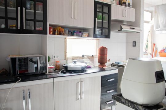 Cozinha de apartamento à venda com 2 quartos, 48m² em Vila Albertina, São Paulo