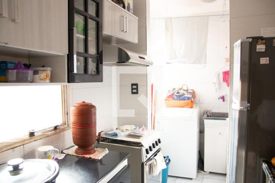 Cozinha de apartamento à venda com 2 quartos, 48m² em Vila Albertina, São Paulo
