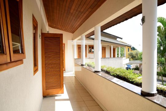 Vista da Suíte 1  de casa de condomínio para alugar com 4 quartos, 670m² em Jardim Passárgada I, Cotia