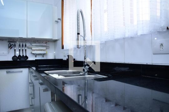 Cozinha de casa de condomínio para alugar com 4 quartos, 670m² em Jardim Passárgada I, Cotia