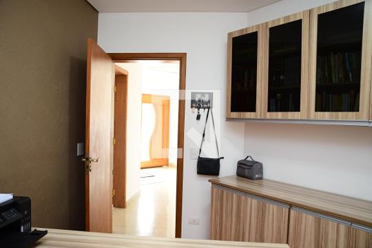 Escritório de casa de condomínio para alugar com 4 quartos, 670m² em Jardim Passárgada I, Cotia