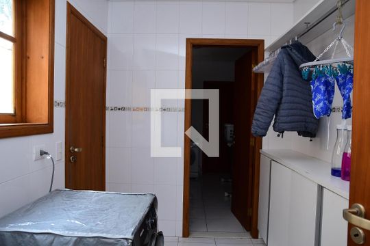 Área de Serviço de casa de condomínio para alugar com 4 quartos, 670m² em Jardim Passárgada I, Cotia