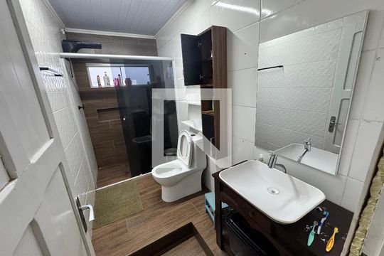 Banheiro casa 2 de casa à venda com 3 quartos, 120m² em Loteamento Parque Recreio, São Leopoldo