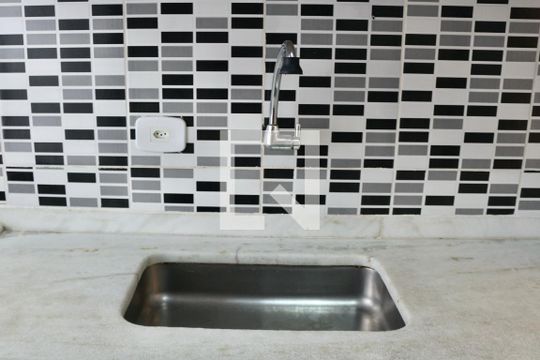 Cozinha de apartamento para alugar com 3 quartos, 90m² em Jardim Belmar, Guarujá
