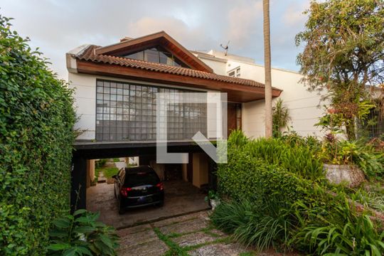 Fachada de casa para alugar com 5 quartos, 460m² em Boa Vista, Curitiba
