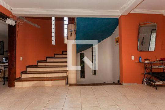 Sala de casa para alugar com 5 quartos, 460m² em Boa Vista, Curitiba