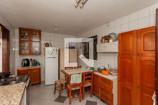 Cozinha de casa para alugar com 5 quartos, 460m² em Boa Vista, Curitiba