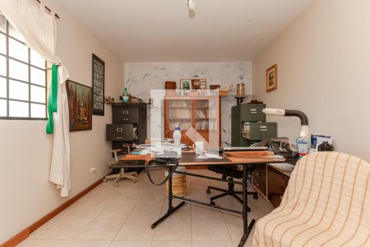 Escritório de casa para alugar com 5 quartos, 460m² em Boa Vista, Curitiba