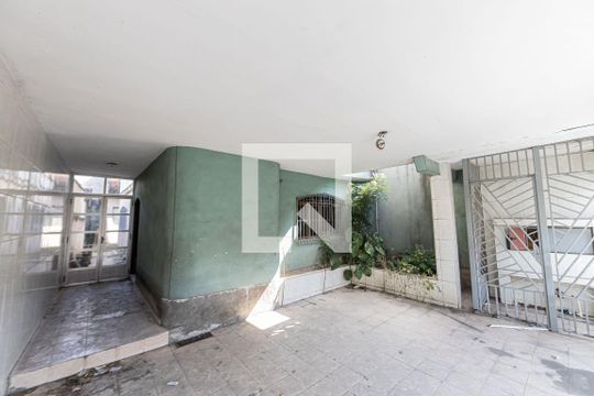 Garagem de casa à venda com 2 quartos, 400m² em Vila Carrao, São Paulo