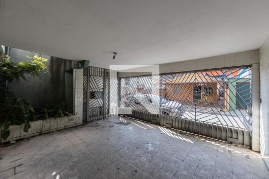 Garagem de casa à venda com 2 quartos, 400m² em Vila Carrao, São Paulo