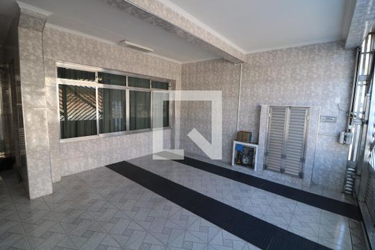 Garagem de casa à venda com 3 quartos, 140m² em Vila Ivone, São Paulo