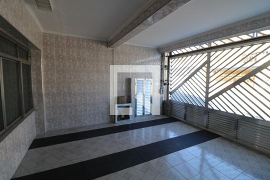 Garagem de casa à venda com 3 quartos, 140m² em Vila Ivone, São Paulo