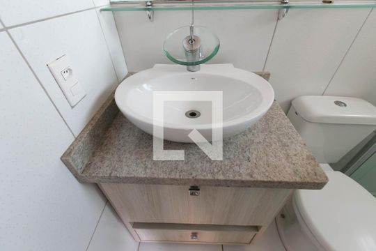 Detalhe banheiro de apartamento à venda com 2 quartos, 49m² em Itaquera, São Paulo