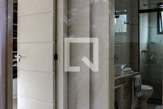 Corredor de apartamento à venda com 2 quartos, 201m² em Centro, Canoas