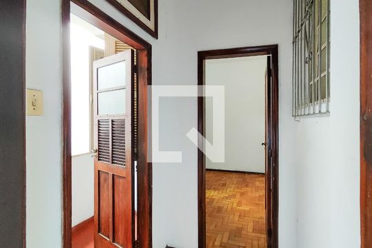 Corredor de apartamento à venda com 3 quartos, 70m² em São Cristóvão, Rio de Janeiro