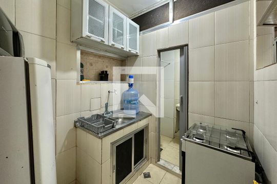 Cozinha de kitnet/studio para alugar com 1 quarto, 26m² em Centro, Rio de Janeiro