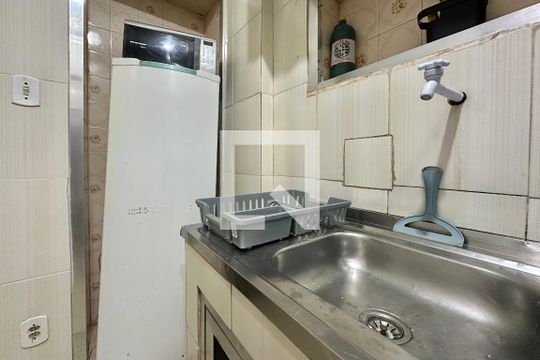 Cozinha de kitnet/studio para alugar com 1 quarto, 26m² em Centro, Rio de Janeiro