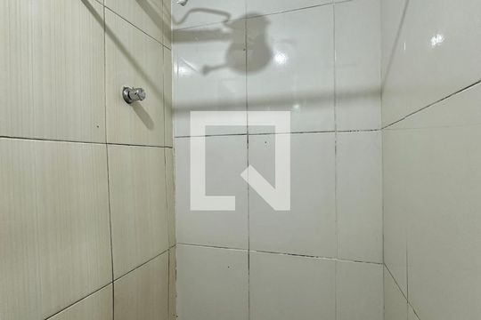 Banheiro de kitnet/studio para alugar com 1 quarto, 26m² em Centro, Rio de Janeiro