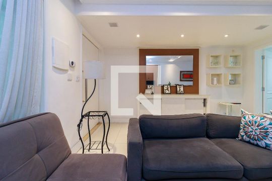Sala de casa para alugar com 3 quartos, 150m² em Chácara Japonesa, São Paulo
