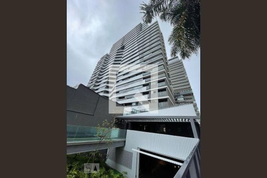 Fachada de kitnet/studio para alugar com 1 quarto, 19m² em Pinheiros, São Paulo