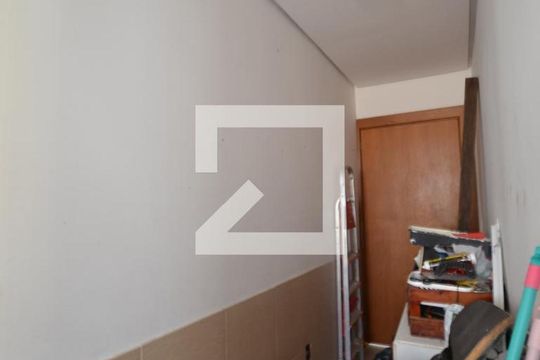 Circulação Serviço de casa à venda com 3 quartos, 300m² em Hípica, Porto Alegre