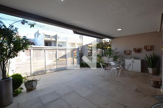 Garagem de casa à venda com 3 quartos, 300m² em Hípica, Porto Alegre