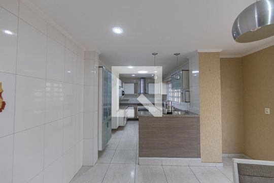 Cozinha de casa à venda com 4 quartos, 200m² em Vila Claudia, São Paulo