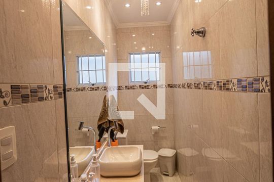Lavabo de casa à venda com 4 quartos, 200m² em Vila Claudia, São Paulo