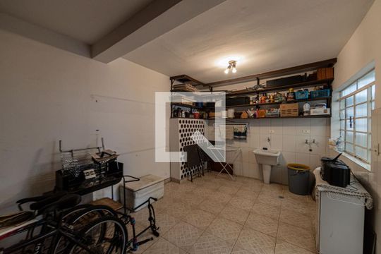 Área de Serviço de casa à venda com 4 quartos, 200m² em Vila Claudia, São Paulo