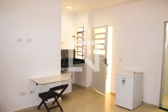 Cozinha de kitnet/studio para alugar com 1 quarto, 15m² em Perdizes, São Paulo
