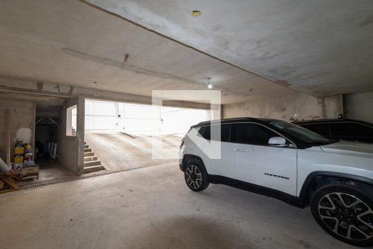 Garagem de casa à venda com 3 quartos, 700m² em Jardim Franca, São Paulo