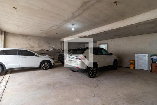 Garagem de casa à venda com 3 quartos, 700m² em Jardim Franca, São Paulo