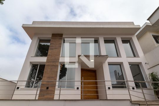 Fachada de casa à venda com 3 quartos, 700m² em Jardim Franca, São Paulo