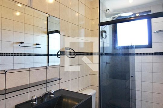 Banheiro Social de apartamento à venda com 2 quartos, 60m² em Vila Tupi, São Bernardo do Campo