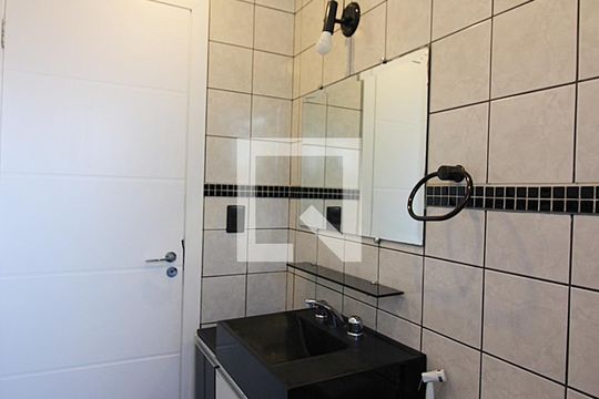 Banheiro Social de apartamento à venda com 2 quartos, 60m² em Vila Tupi, São Bernardo do Campo