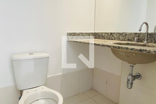Banheiro Corredor de apartamento à venda com 3 quartos, 92m² em Vila Boa Vista, Barueri