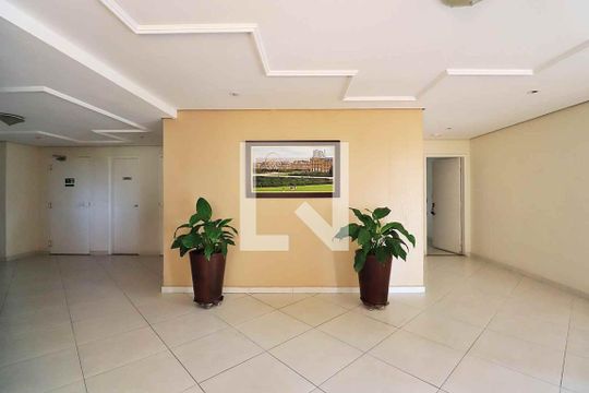Hall de apartamento para alugar com 3 quartos, 80m² em Vila Apiai, Santo André