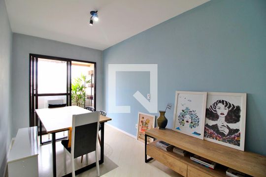 Sala de apartamento para alugar com 3 quartos, 80m² em Vila Apiai, Santo André