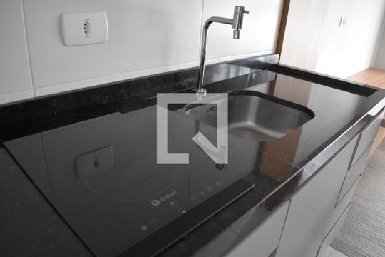Cozinha de apartamento para alugar com 1 quarto, 19m² em Rebouças, Curitiba