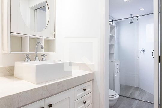 Suíte - Banheiro de apartamento para alugar com 2 quartos, 82m² em Pinheiros, São Paulo