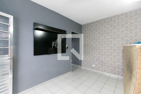 Casa à venda com 2 quartos, 100m² em Vila Carmosina, São Paulo