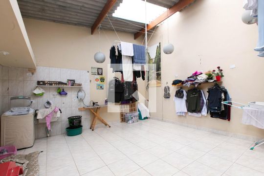 Area de Serviço  de casa à venda com 2 quartos, 100m² em Vila Carmosina, São Paulo
