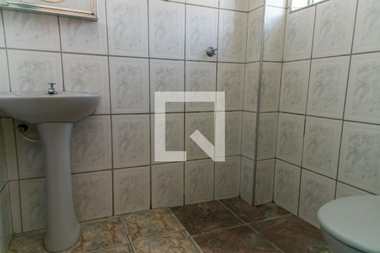 Banheiro de casa para alugar com 1 quarto, 40m² em Vila Paulistana, São Paulo