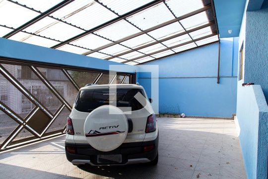 Garagem de casa para alugar com 4 quartos, 237m² em Jardim Oriental, São Paulo