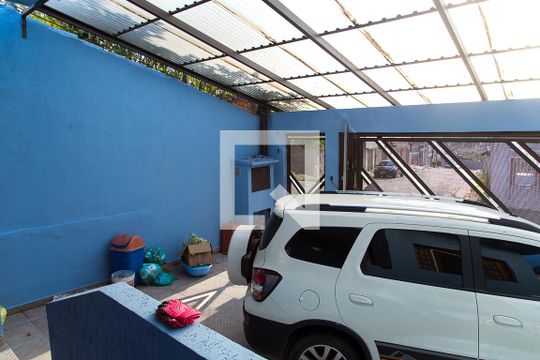 Garagem de casa para alugar com 4 quartos, 237m² em Jardim Oriental, São Paulo