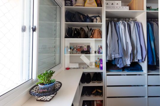 Closet de apartamento à venda com 3 quartos, 151m² em Jardim Arpoador, São Paulo