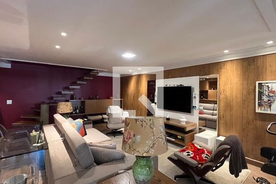 Sala de casa à venda com 4 quartos, 350m² em Vila Madalena, São Paulo